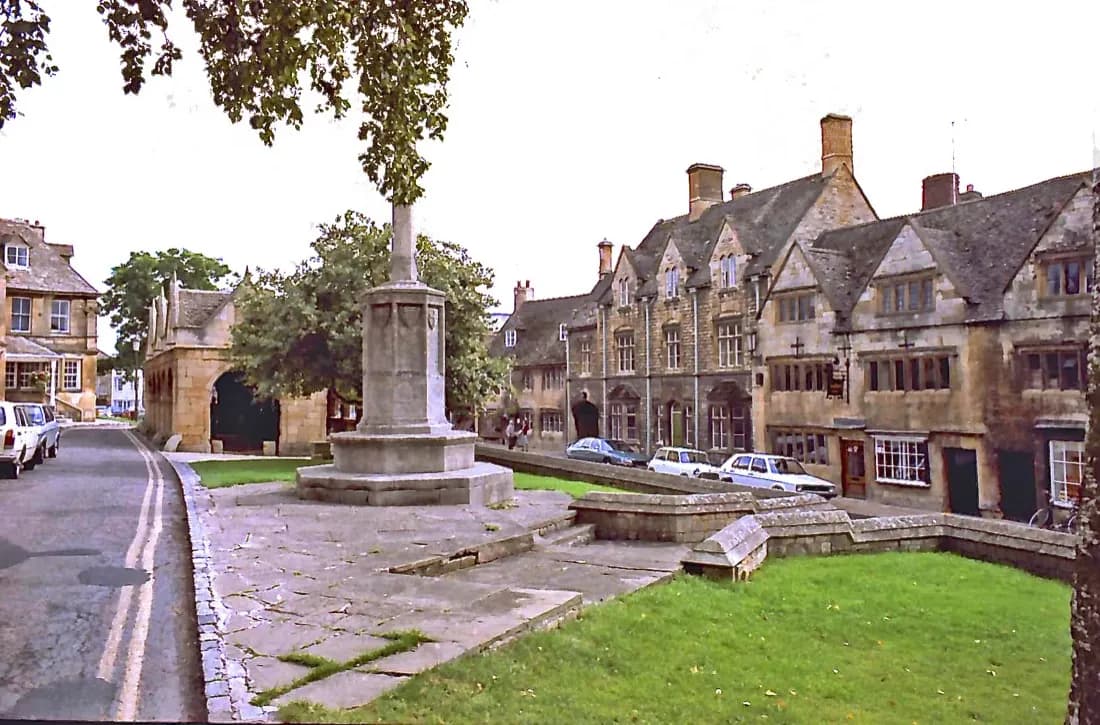 Chipping Campden High Street with honey-stone houses